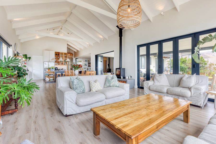 4 Bedroom Property for Sale in Stonehurst Mountain Estate Western Cape